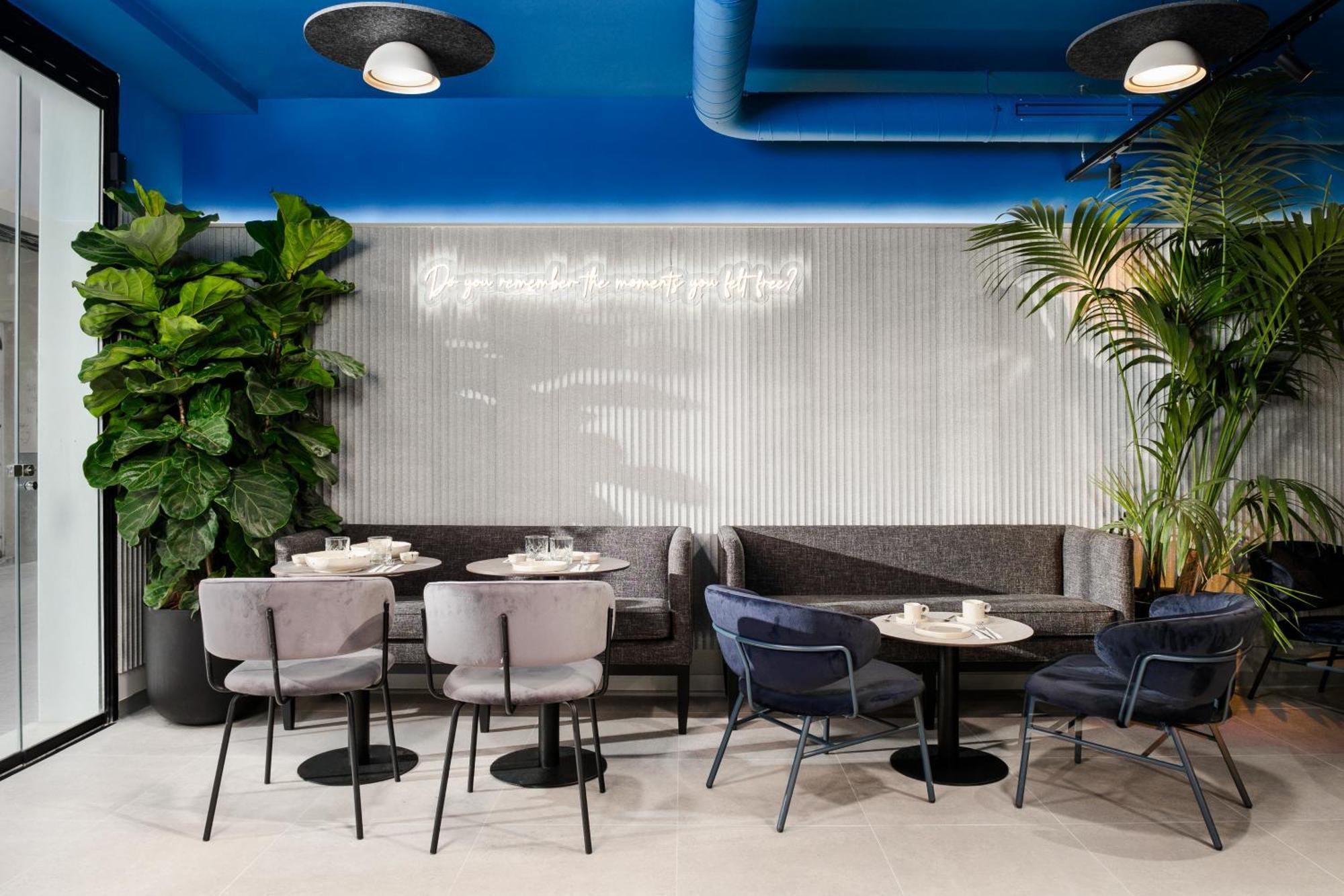 Coeo Hernan Ruiz Rooftop Pool Hostel Malaga Exterior photo