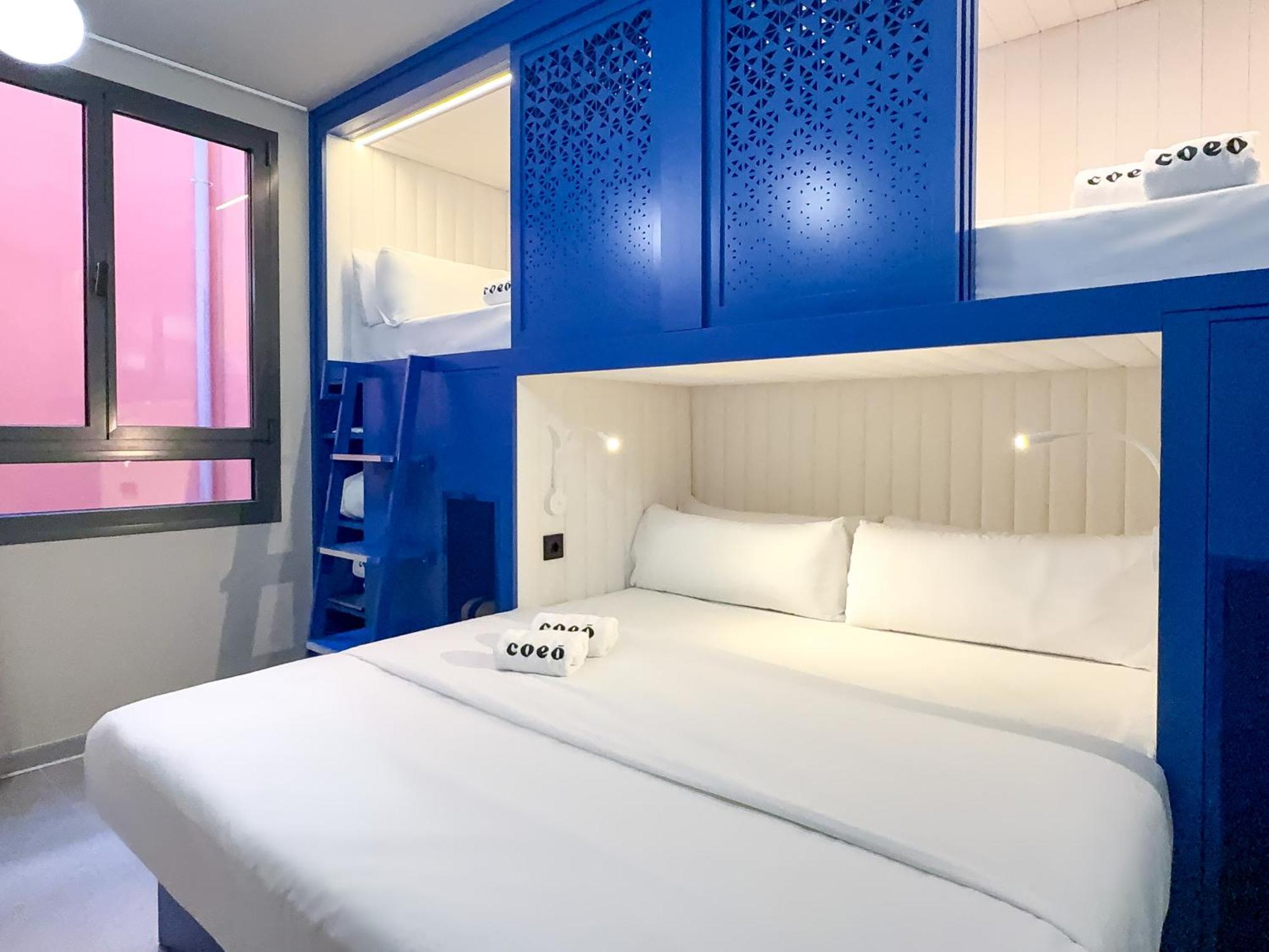 Coeo Hernan Ruiz Rooftop Pool Hostel Malaga Room photo